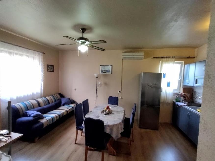 Apartment In Nin With Terrace, Air Conditioning, Wi-Fi Luaran gambar